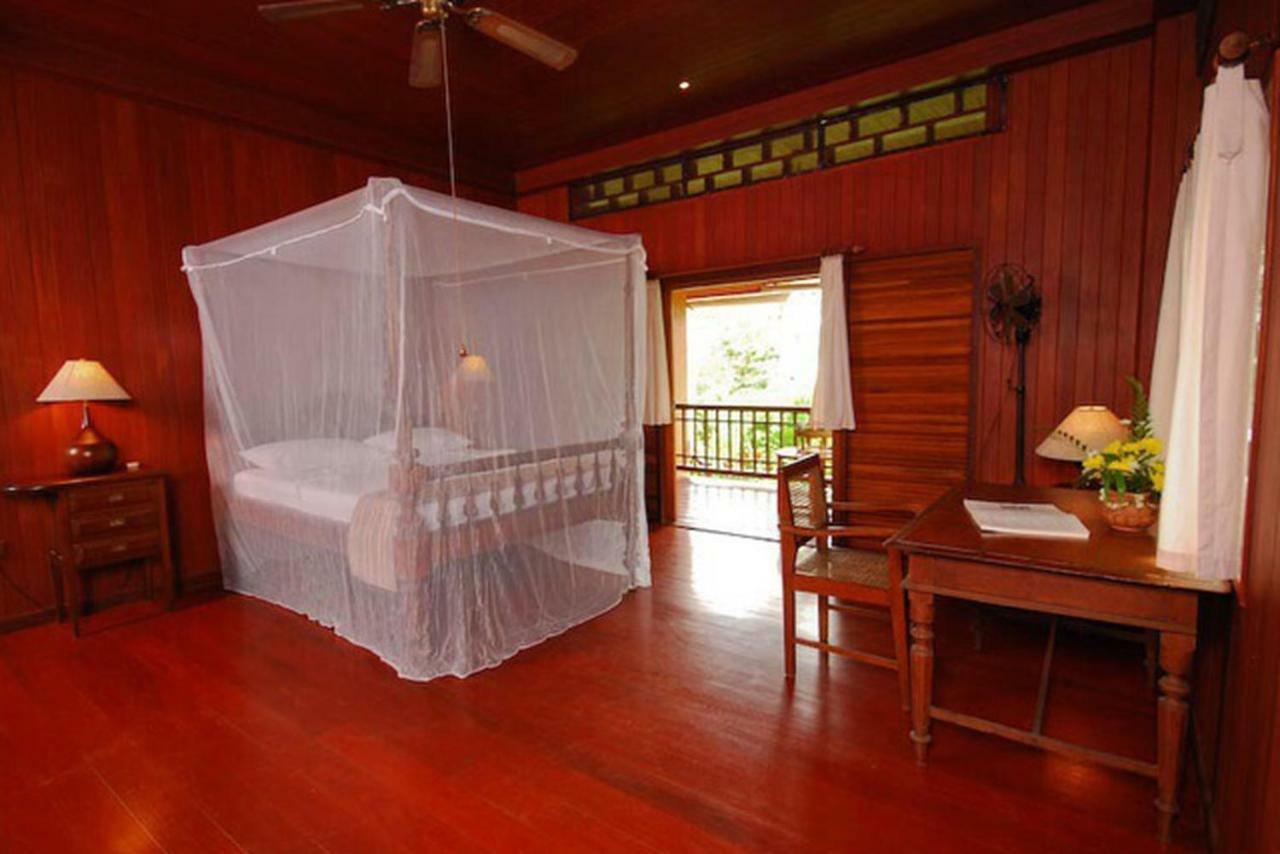 Baan Mai Beachfront Lone Island Phuket Exterior foto