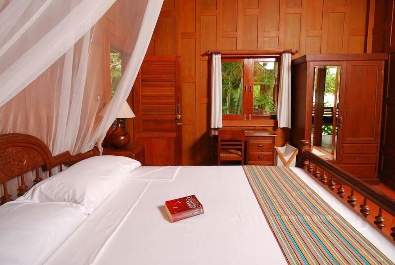 Baan Mai Beachfront Lone Island Phuket Exterior foto