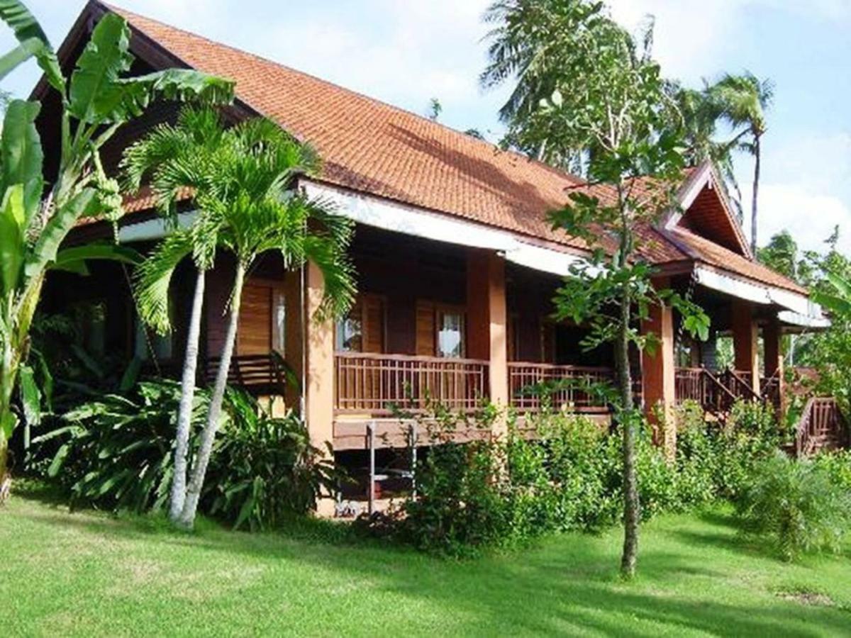Baan Mai Beachfront Lone Island Phuket Exterior foto