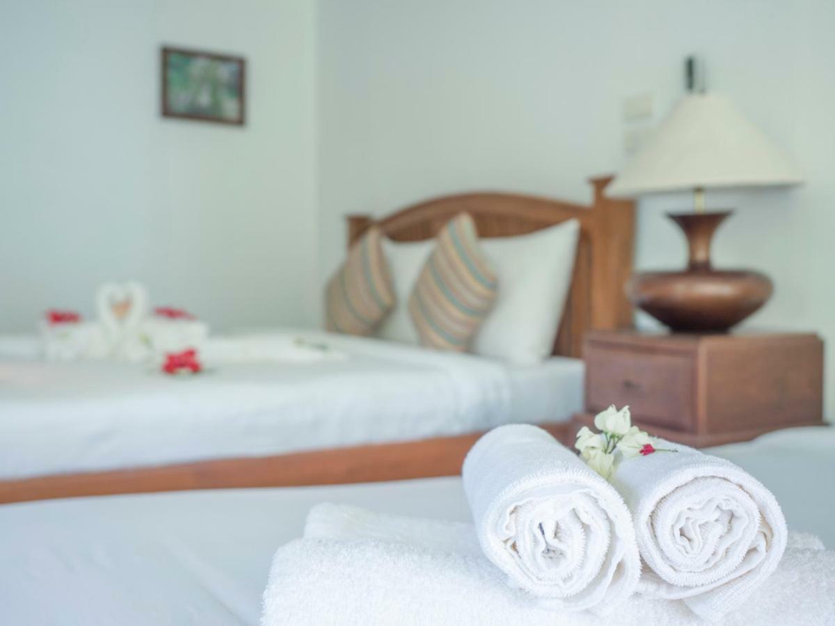 Baan Mai Beachfront Lone Island Phuket Exterior foto