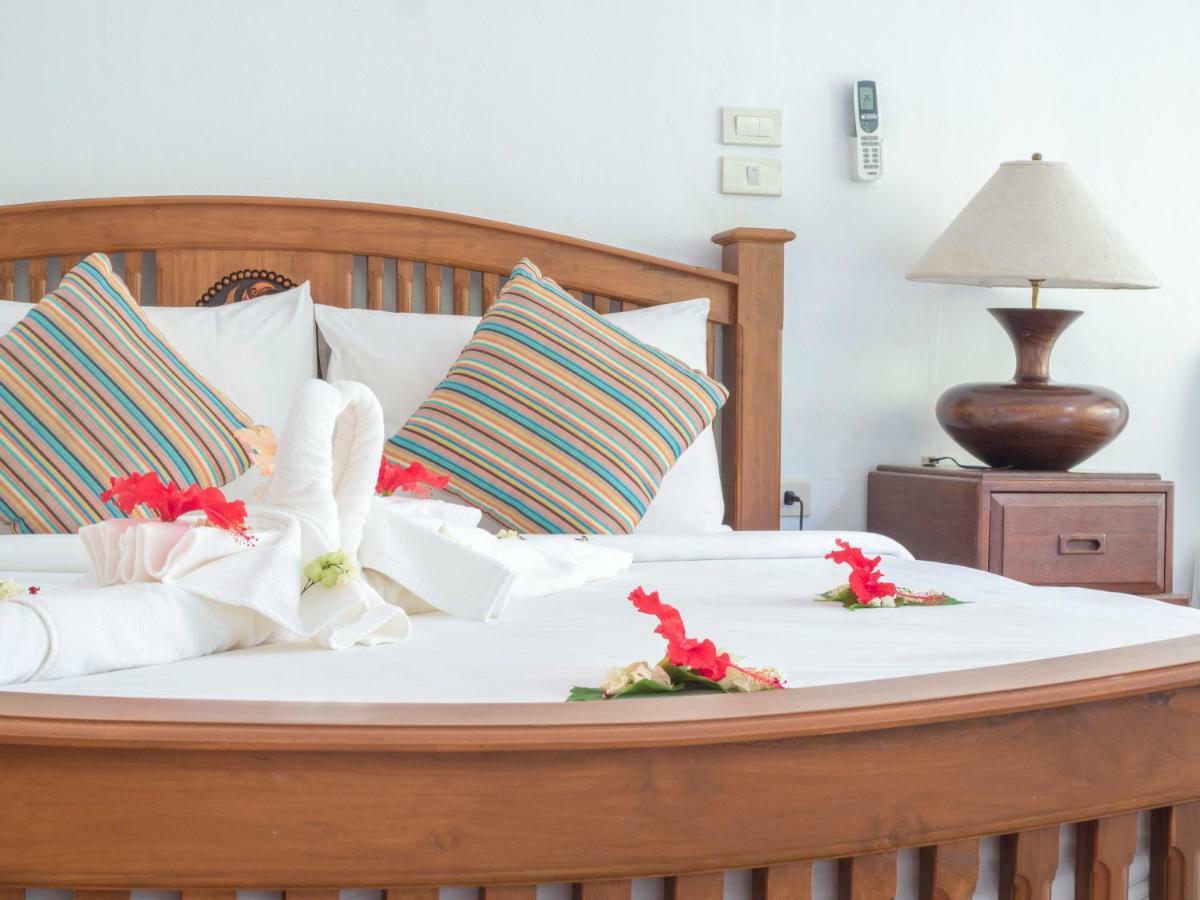 Baan Mai Beachfront Lone Island Phuket Exterior foto