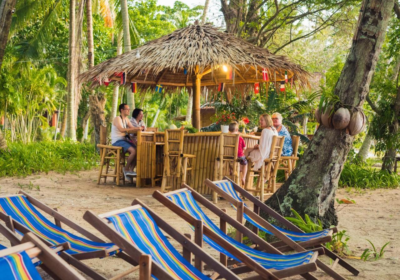Baan Mai Beachfront Lone Island Phuket Exterior foto